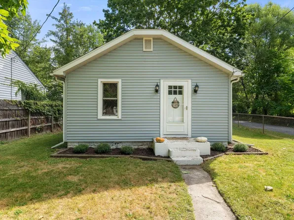 55558 Melrose Ave, South Bend, IN 46628