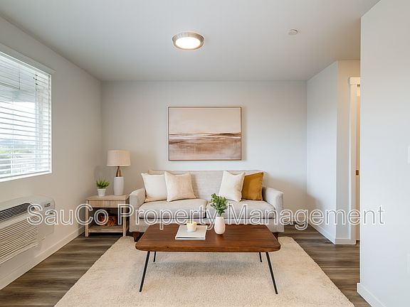 5th image of 2564 Hawthorne St #304