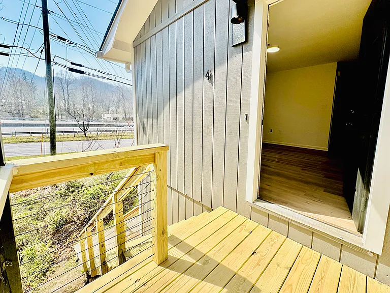 1 Moore Cir #4 — Photo 3