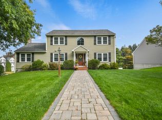 65 Indian Ridge Dr, Leominster, MA 01453