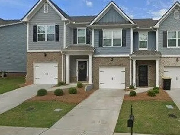 67 Chastain Cir, Newnan, GA 30263