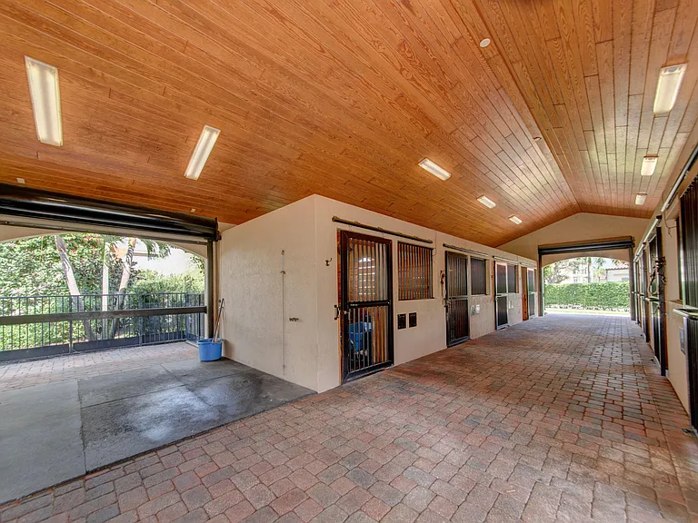 14911 Equestrian Way — Photo 10