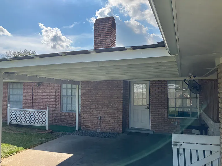 901 Dulles Dr — Photo 5