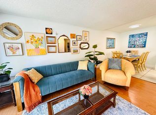 1955 Woodway Pl #411, Burnaby, BC V5B 4S5