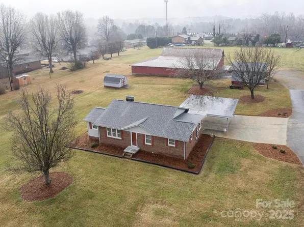 4267 Lower Cedar Valley Rd, Hudson, NC 28638