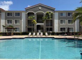6831 SW 44th St APT 203, Miami, FL 33155