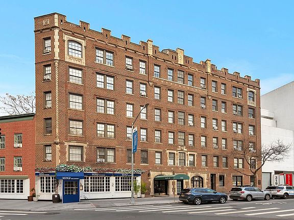 5th image of 225 W 12th St APT 2D