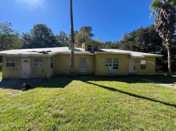4812 Community Ave, Moss Point, MS 39563