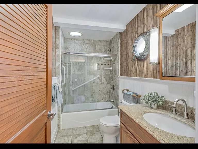 722B Cayuga St — Photo 4