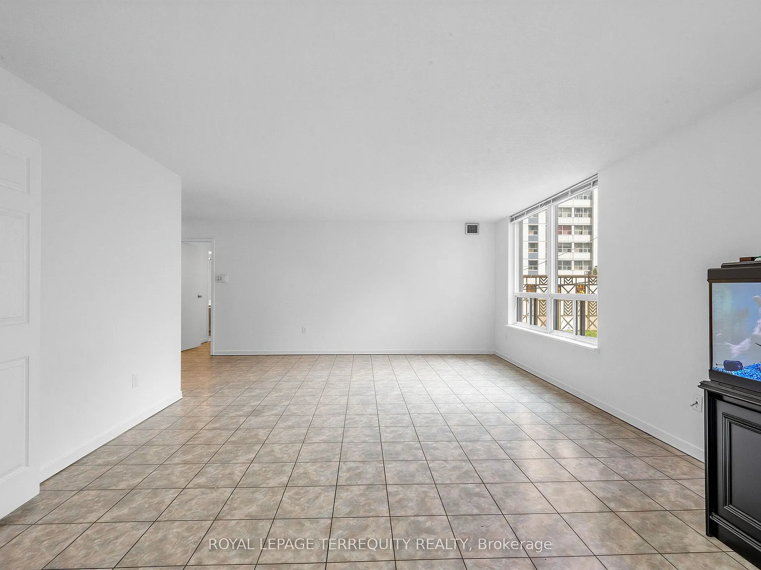 3 bed, $3,168 — Photo 4