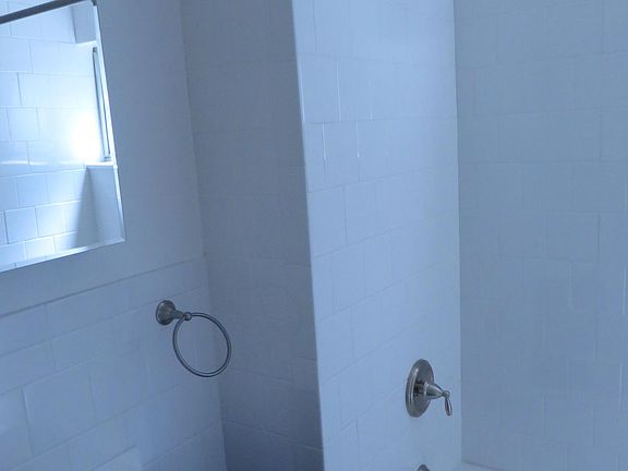 4th image of 2239 Williams St