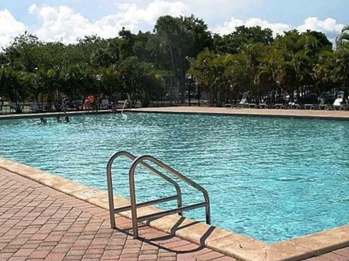 2 bed, 965 sqft, $2,000 — Photo 3