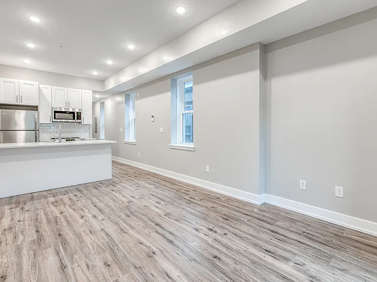 2347 N College Ave #3 — Photo 4