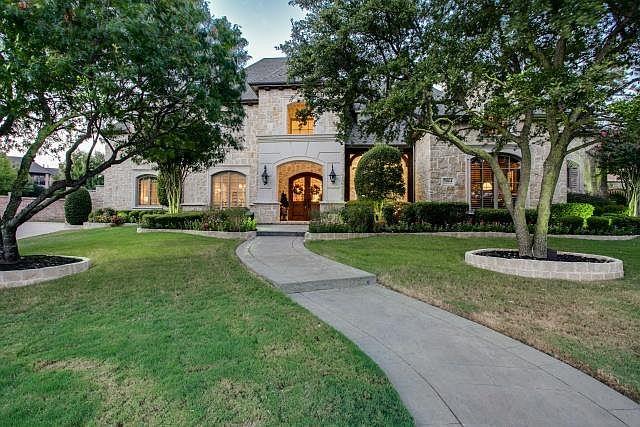 1st image of 5864 Versailles Ave