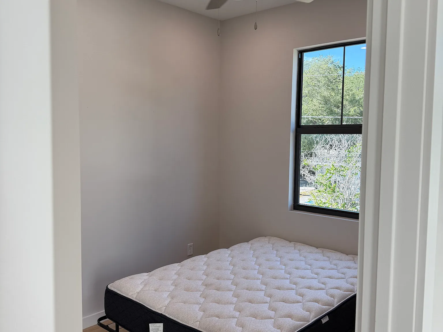 1 bed, 360 sqft, $1,300 — Photo 2
