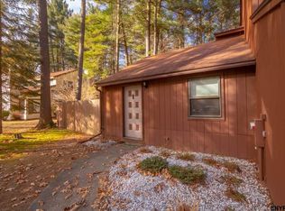 65 Snowberry Rd, Malta, NY 12020