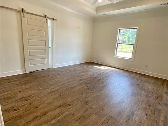 5th image of 5055 Summerfield Dr E