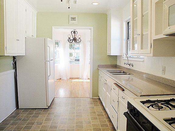 4th image of 1524 N Niagara St