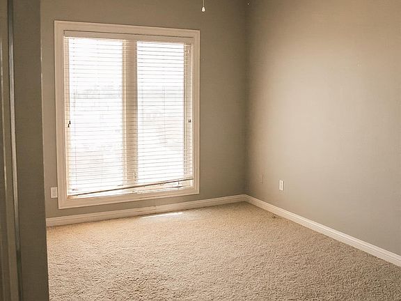 5th image of 309 E Encino St