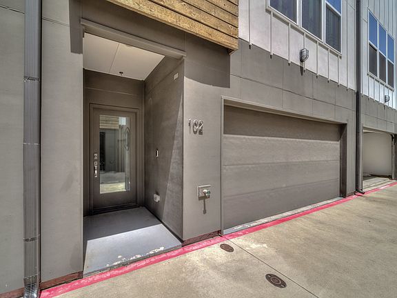 2nd image of 1510 N Washington Ave #102