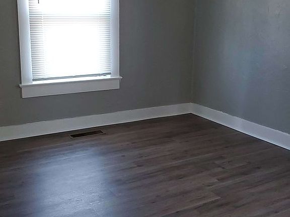 4th image of 245 Orchard St