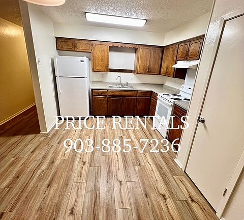 2nd image of 194 Weaver Dr