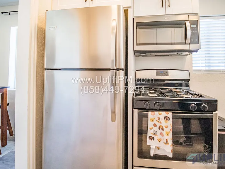 4233 Swift Ave — Photo 10