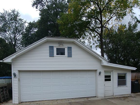 5th image of 56 Iris Ave