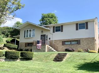 202 Stewart St, Old Forge, PA 18518