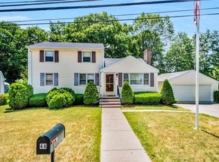 44 Day Cir, Woburn, MA 01801