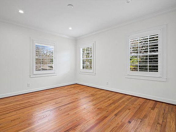 4th image of 3521 Stillwood Ln W