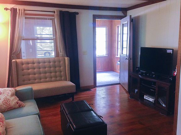 4th image of 520 W 7th St