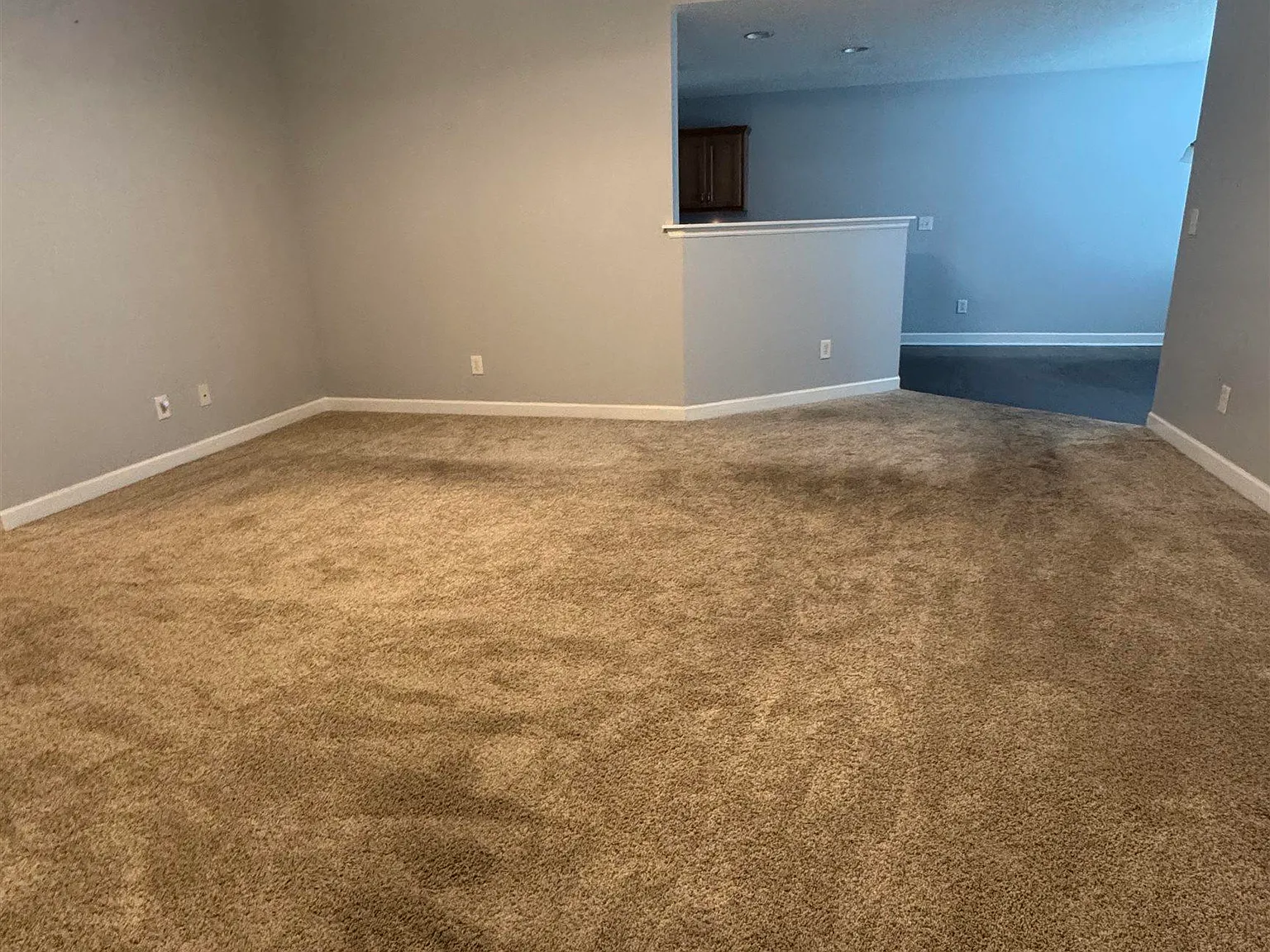 3 bed, 2.0 bath, 1934 sqft, $1,600 — Photo 3