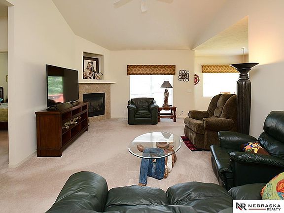5th image of 6634 N 142nd St
