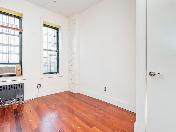 4th image of 187 Stockholm St APT 2R