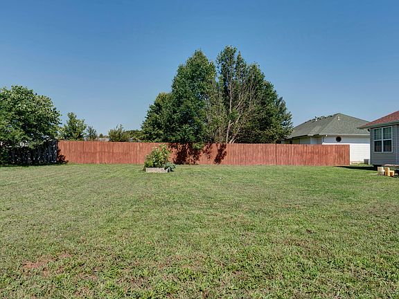 3rd image of 101 N Sedona Ln