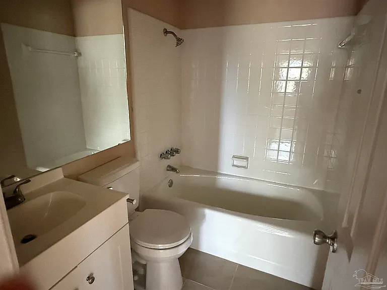 7845 Le Jeune Dr — Photo 22