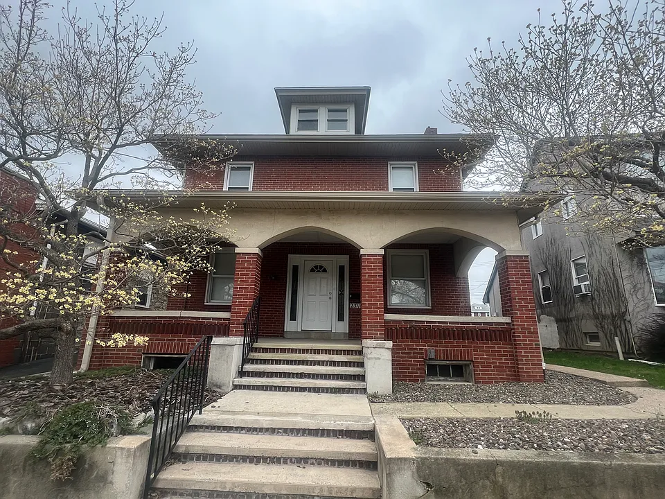 2311 Penn Ave,