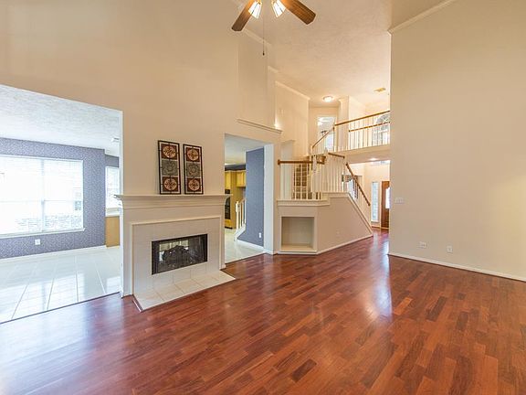 3rd image of 2208 Fairwater Park Dr