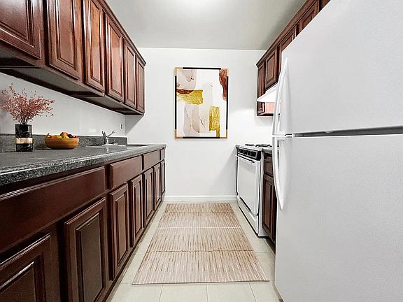 2nd image of 1765 Townsend Ave APT 11G