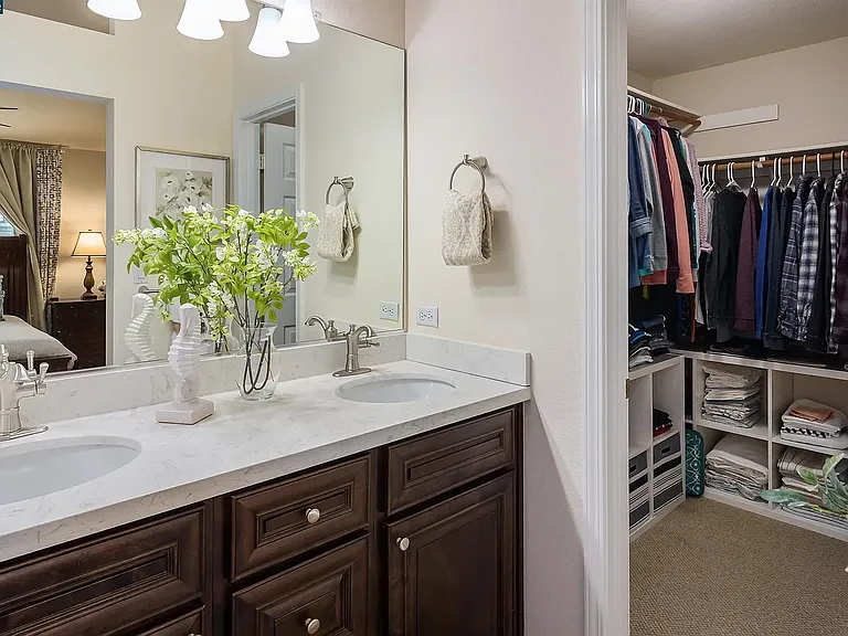 601 Destiny Ln — Photo 13