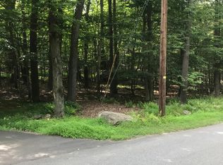 Fountain Dr, Gouldsboro, PA 18424