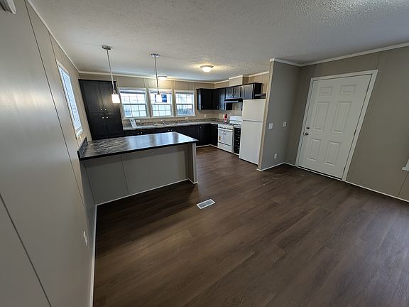 5th image of 720 Briarwood Dr