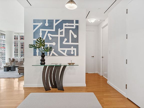 5th image of 310 E 53rd St APT 20B