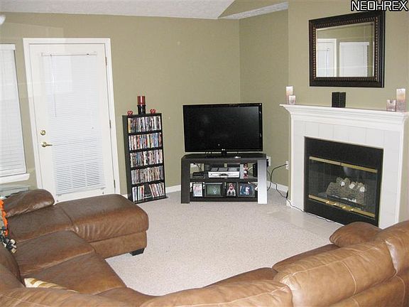 3rd image of 29818 Lenox Dr