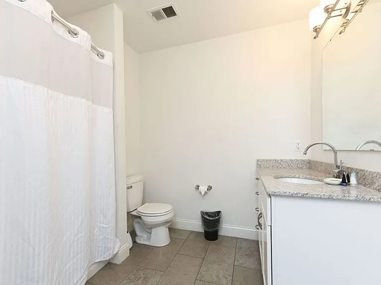 Penn Street Tower Apartments — Photo 9