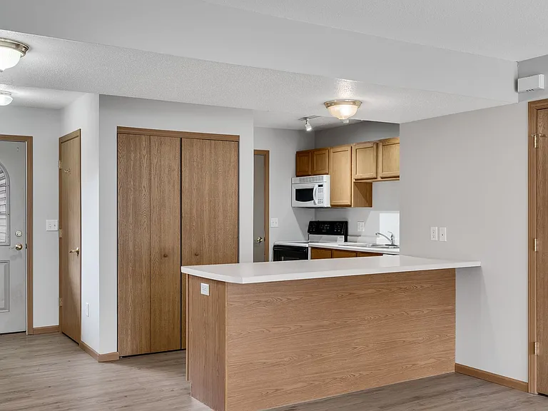 1208 Eastwood St — Photo 6
