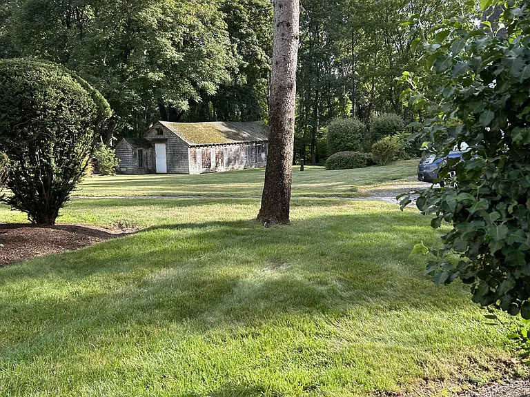 352 Thoreau St — Photo 2