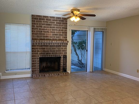2nd image of 4023 Oak Bay Dr APT O
