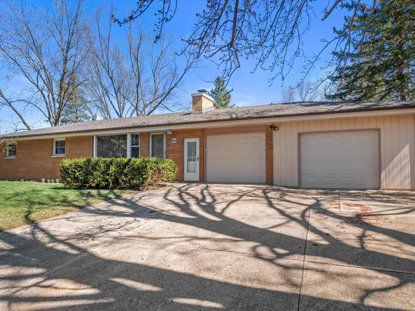 W151N7824 Hilltop DRIVE, Menomonee Falls, WI 53051